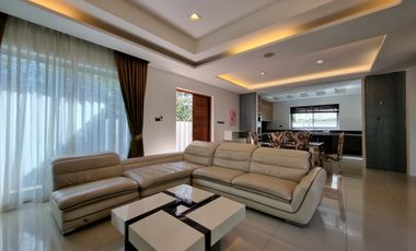 Haus zur Miete mit 4 Zimmer in Mueang Phuket, Phuket
