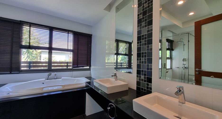 For rent 4 bedrooms house in Mueang Phuket, Phuket