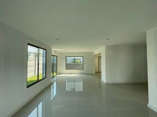 Casa en venta de 4 habitaciones en Saphan Sung, Bangkok