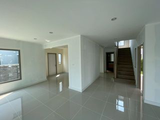 Casa en venta de 4 habitaciones en Saphan Sung, Bangkok