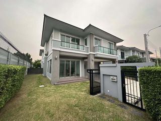 Casa en venta de 4 habitaciones en Saphan Sung, Bangkok