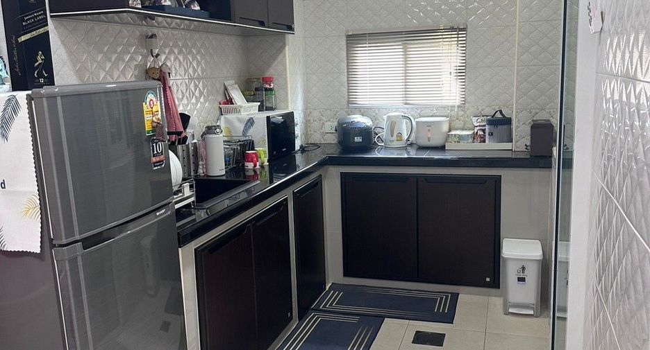 For sale and for rent 3 bedrooms townhouse in Prawet, Bangkok