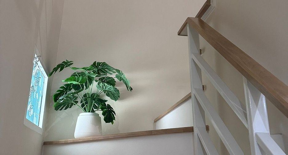 For sale and for rent 3 bedrooms townhouse in Prawet, Bangkok