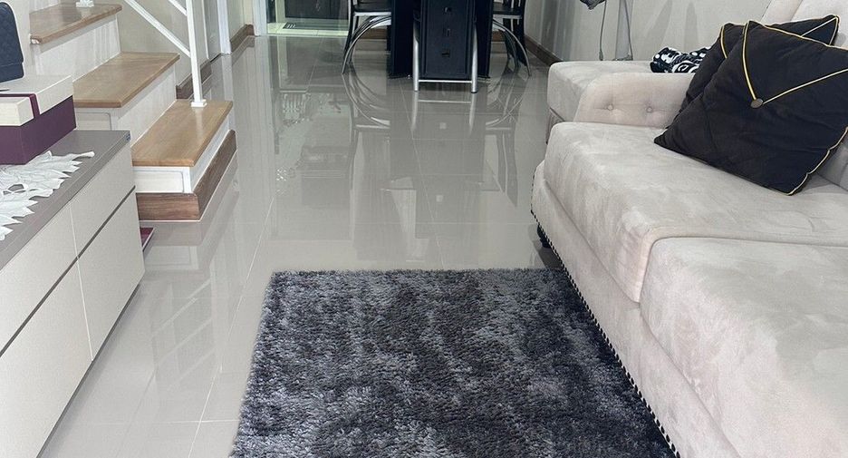 For sale and for rent 3 bedrooms townhouse in Prawet, Bangkok