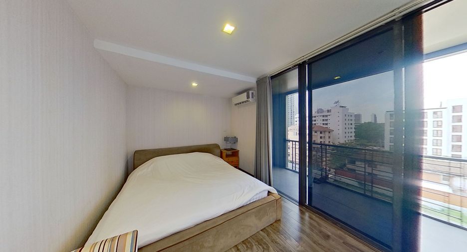 For sale 5 bedrooms condo in Watthana, Bangkok