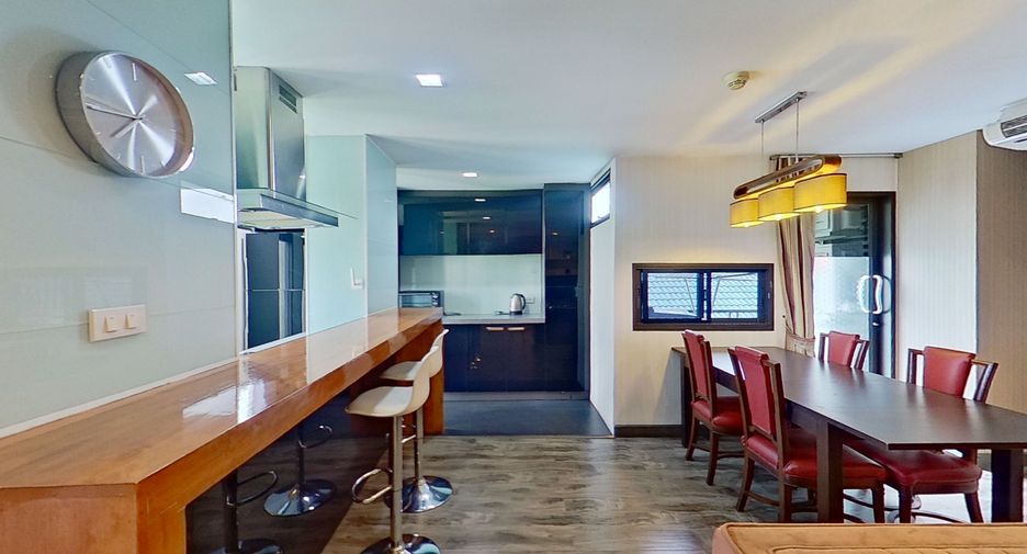 For sale 5 bedrooms condo in Watthana, Bangkok