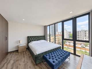 For sale 5 ベッドルーム condo in Watthana, Bangkok