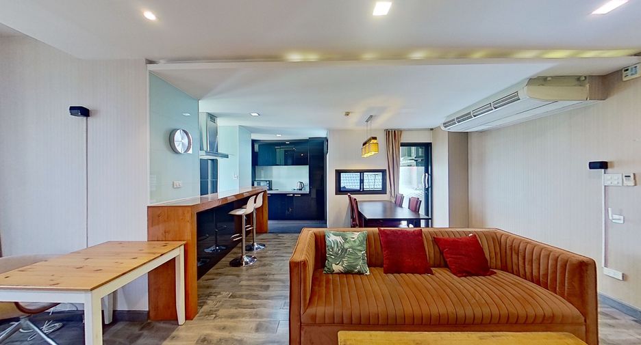 For sale 5 bedrooms condo in Watthana, Bangkok