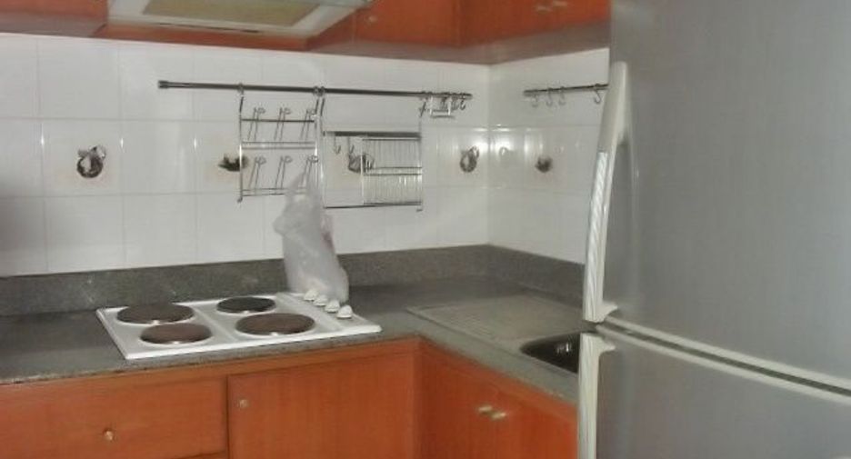 For sale 2 bedrooms condo in Wang Thonglang, Bangkok