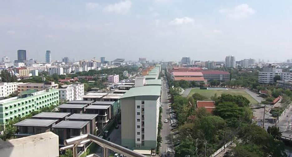 For sale 2 bedrooms condo in Wang Thonglang, Bangkok
