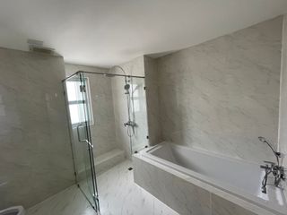 Apartment zur Miete mit 4 Zimmer in Khlong Toei, Bangkok