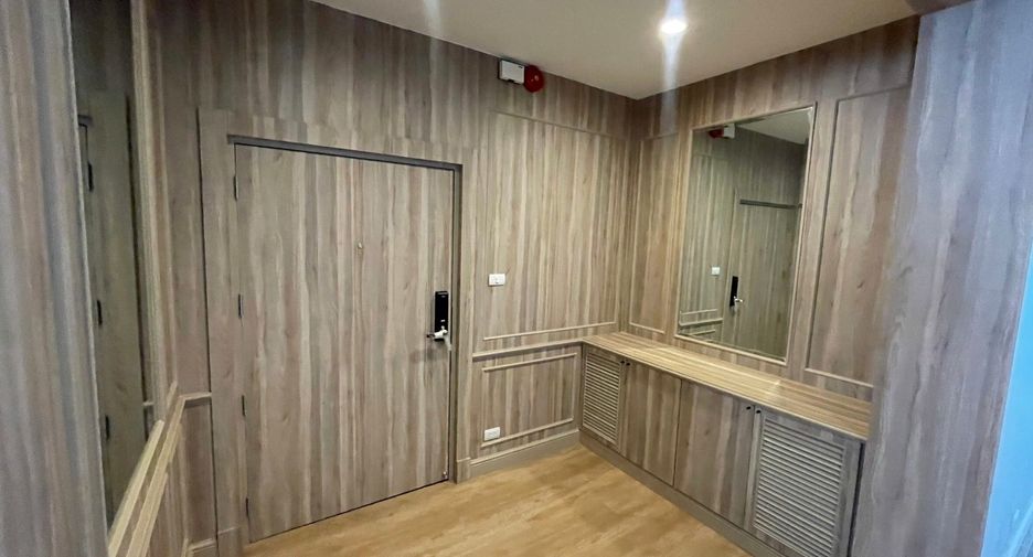 For rent 4 bedrooms apartment in Khlong Toei, Bangkok