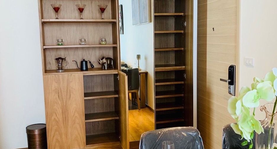 For rent 2 bedrooms condo in Khlong Toei, Bangkok