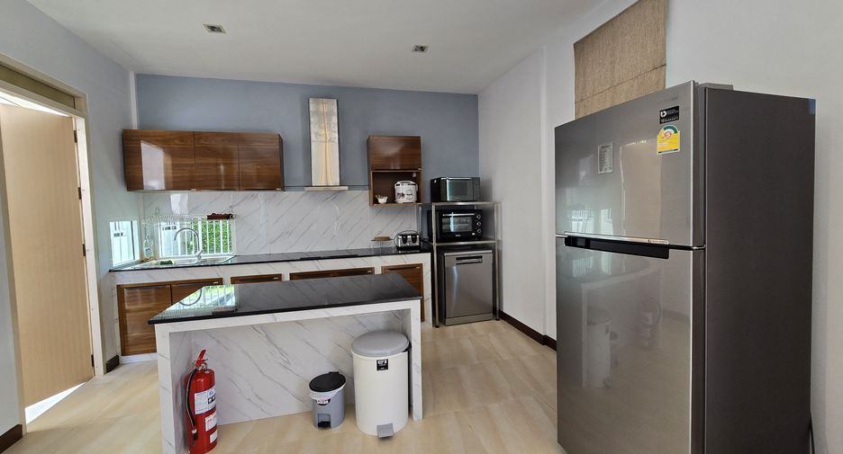 For rent 4 bedrooms villa in Mueang Phuket, Phuket