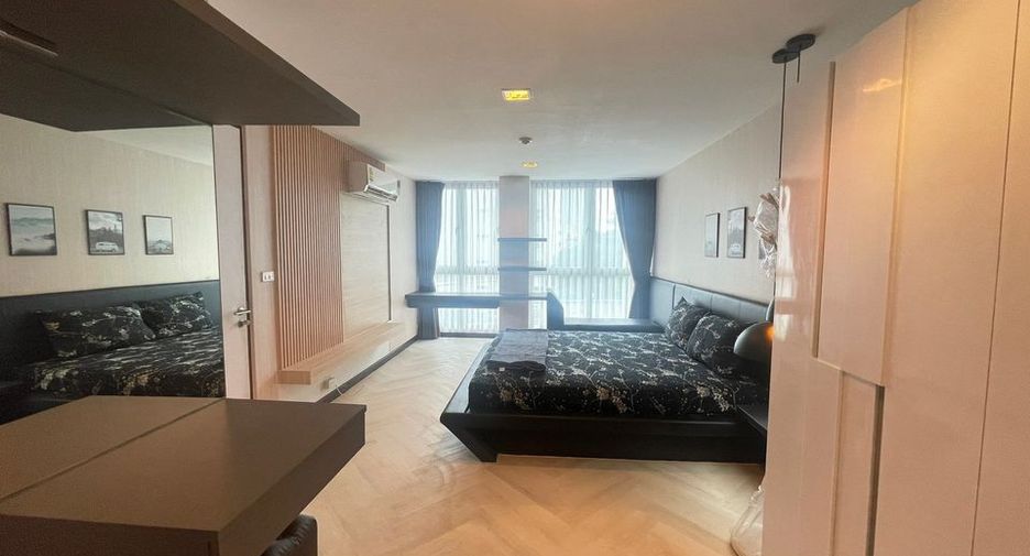 For sale 1 bed condo in Watthana, Bangkok