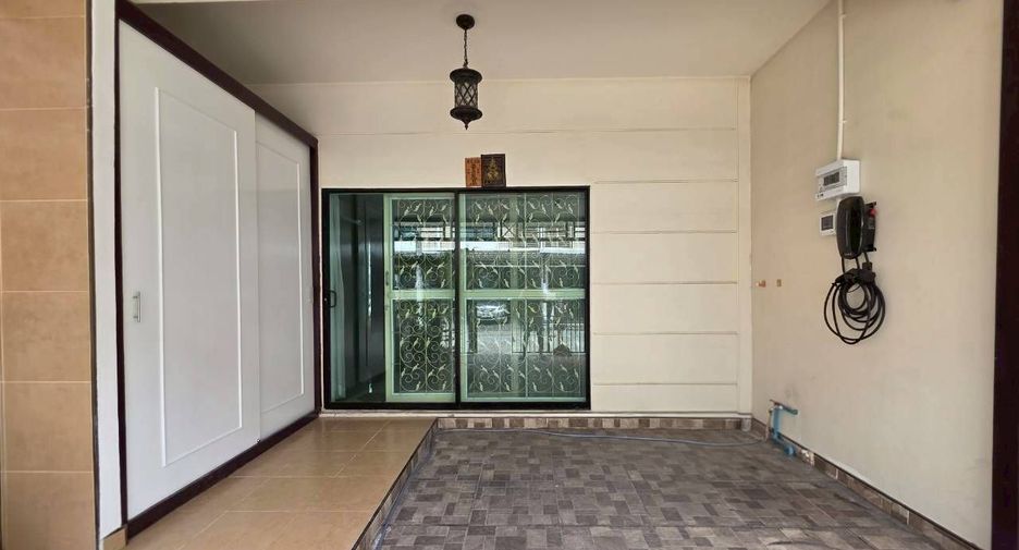 For sale and for rent 3 bedrooms townhouse in Mueang Samut Prakan, Samut Prakan