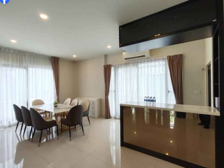 For rent 4 bedrooms house in Saphan Sung, Bangkok