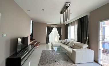 For rent 4 bedrooms house in Suan Luang, Bangkok
