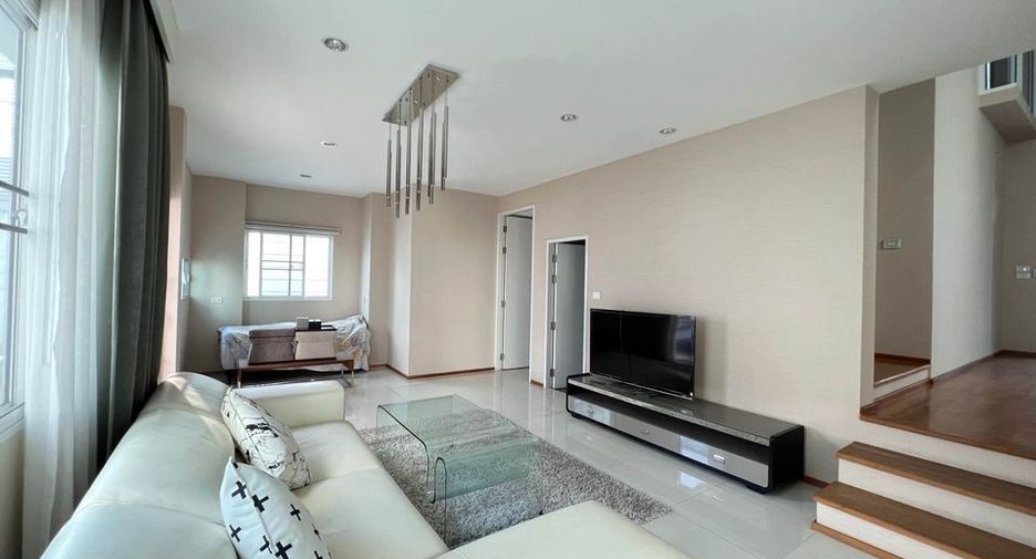 For rent 4 bedrooms house in Suan Luang, Bangkok