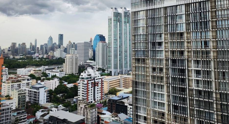 For rent 1 bed condo in Khlong Toei, Bangkok