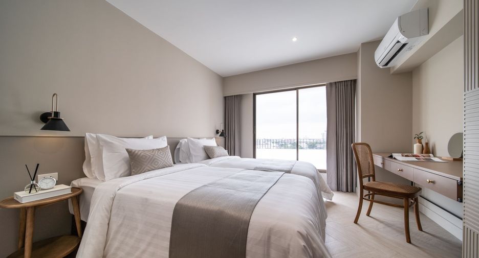 For rent 2 bedrooms condo in Watthana, Bangkok