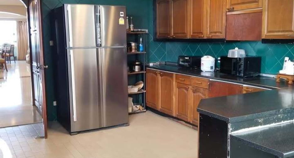 Condo en venta de 4 habitaciones en Watthana, Bangkok