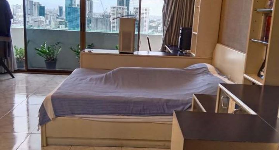 Condo en venta de 4 habitaciones en Watthana, Bangkok