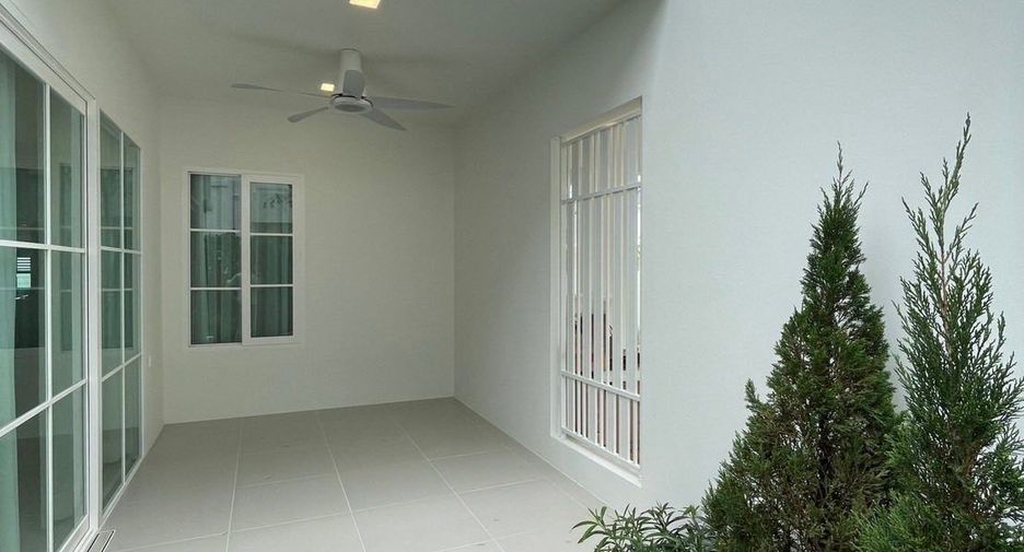 Casa en alquiler de 3 habitaciones en Bang Phli, Samut Prakan