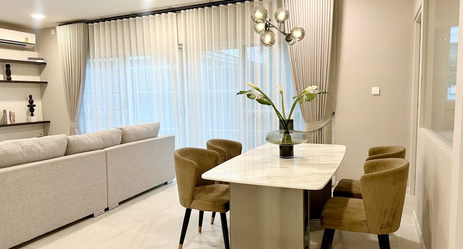 Casa en alquiler de 3 habitaciones en Bang Phli, Samut Prakan