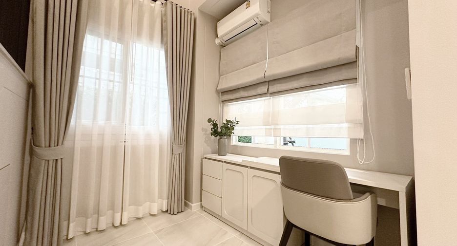 Casa en alquiler de 3 habitaciones en Bang Phli, Samut Prakan