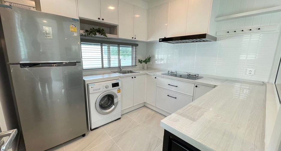 Casa en alquiler de 3 habitaciones en Bang Phli, Samut Prakan