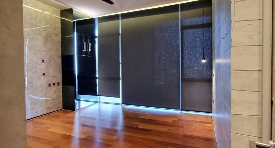 Condo en venta de 3 habitaciones en Sathon, Bangkok