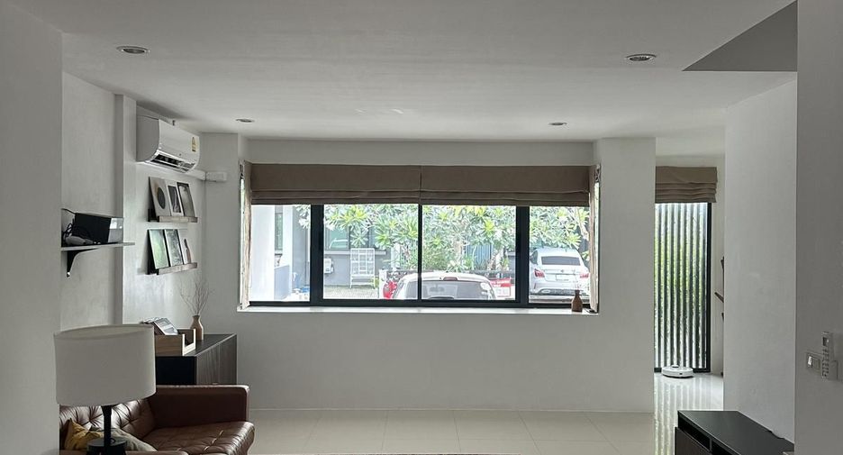 For rent 3 bedrooms townhouse in Thalang, Phuket
