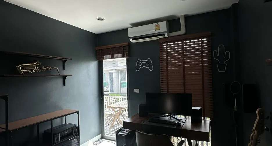 For rent 3 bedrooms townhouse in Thalang, Phuket