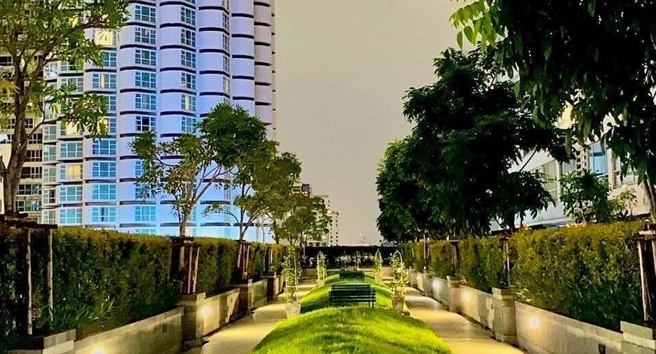 For rent studio condo in Khlong Toei, Bangkok