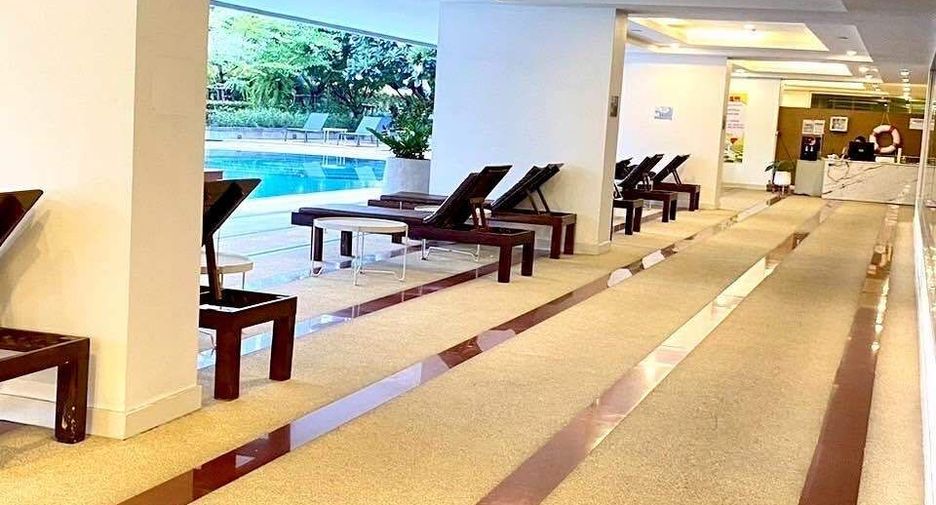 For rent studio condo in Khlong Toei, Bangkok