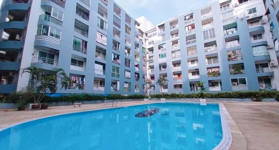 For sale 1 bed condo in Wang Thonglang, Bangkok