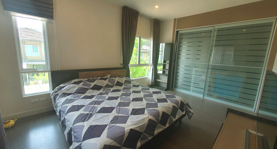 À louer 4 chambres maison à Mueang Phuket, Phuket