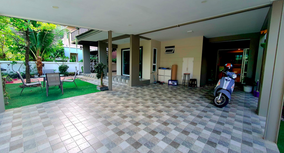 À louer 4 chambres maison à Mueang Phuket, Phuket