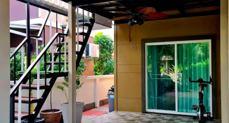 À louer 4 chambres maison à Mueang Phuket, Phuket