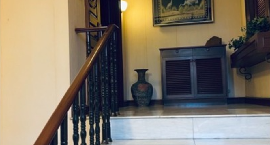 For sale 6 bedrooms retail Space in Watthana, Bangkok