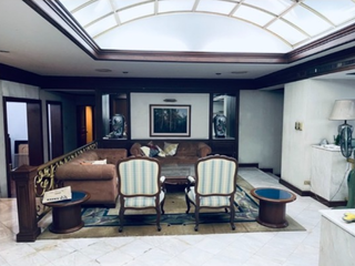 For sale 6 bedrooms retail Space in Watthana, Bangkok