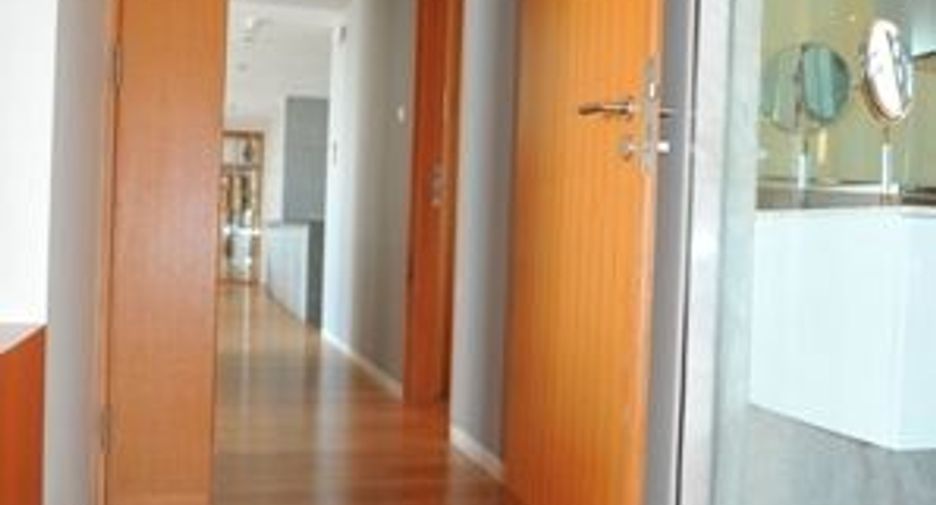 For sale and for rent 3 bedrooms condo in Sathon, Bangkok