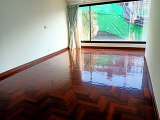 出租 3 卧室 联排别墅 在 Watthana, 曼谷