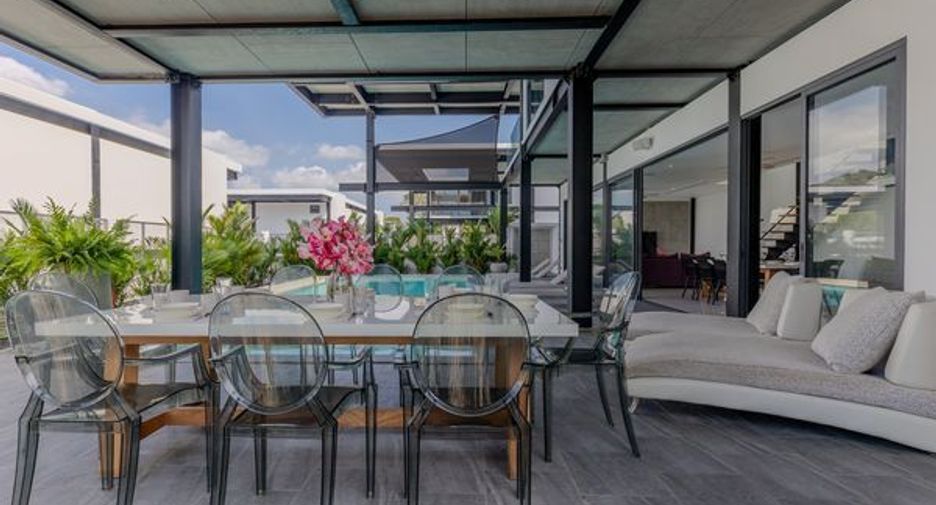 For sale 4 bedrooms villa in Mueang Phuket, Phuket
