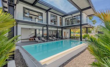 For sale 4 ベッドルーム villa in Mueang Phuket, Phuket