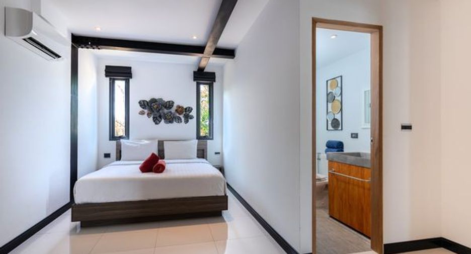 For sale 4 bedrooms villa in Mueang Phuket, Phuket