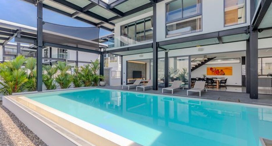 For sale 4 bedrooms villa in Mueang Phuket, Phuket