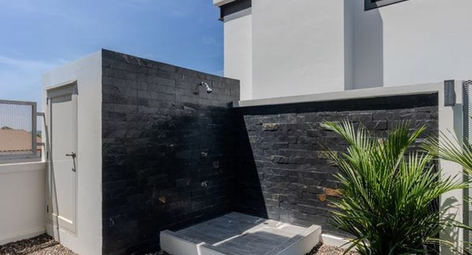 For sale 4 bedrooms villa in Mueang Phuket, Phuket