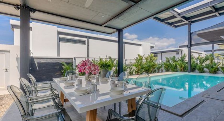 For sale 4 bedrooms villa in Mueang Phuket, Phuket